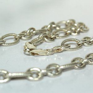 HANDSOME STERLING SILVER ITALY LINK TEXTURED NECKLACE NC2